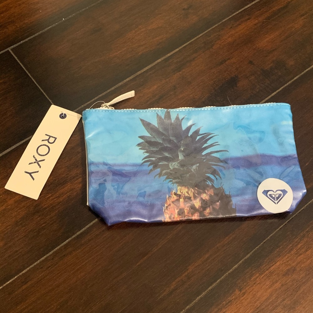 NWT roxy pineapple dream bikini bag